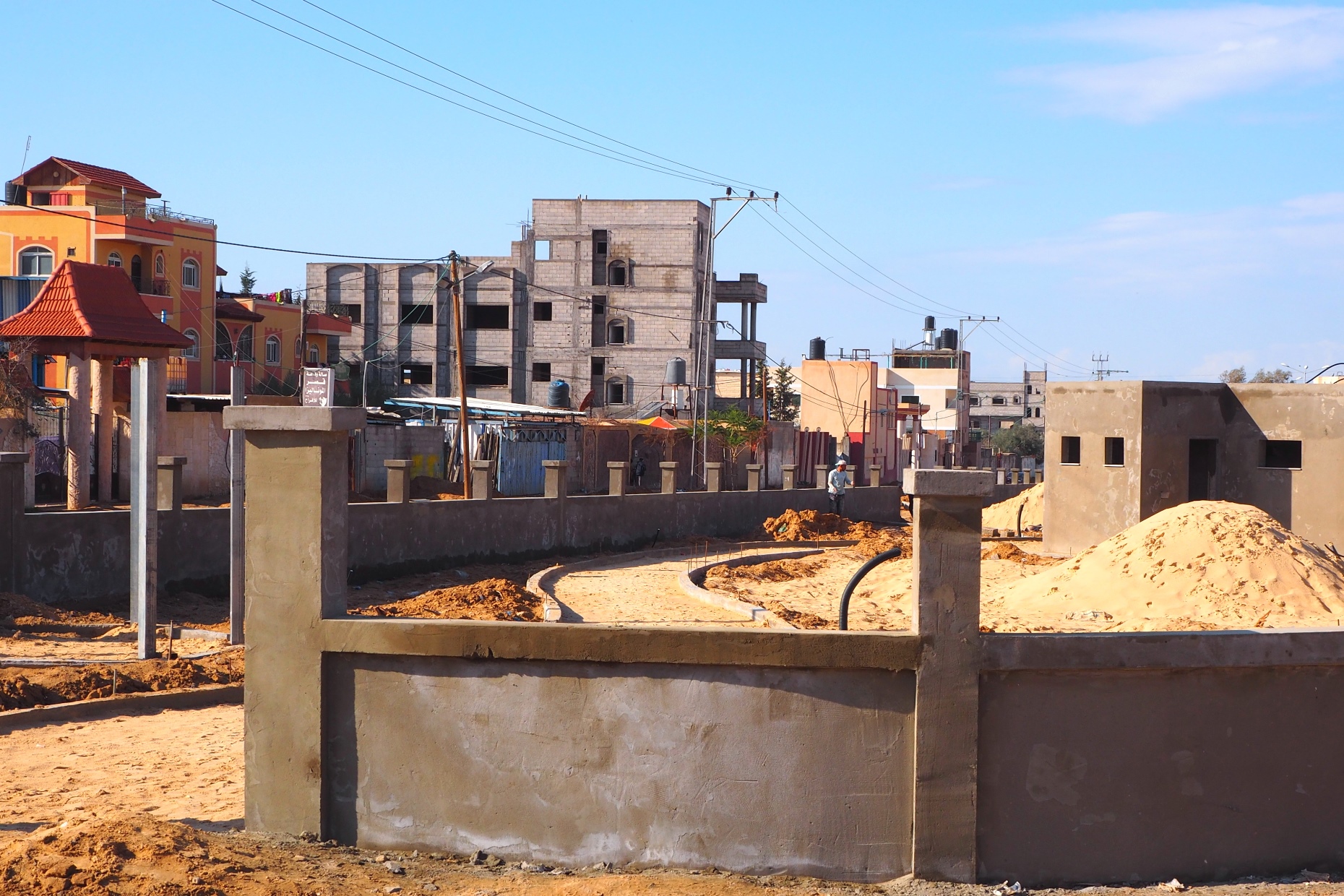 002-UNWomen_Pubic%20Garden%20in%20Gaza%20BEFORE.jpg